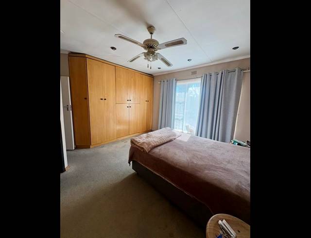3 BEDROOM PROPERTY TO RENT IN CORLETT GARDENS